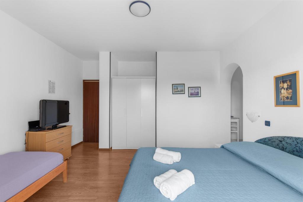 Apartments Villa Falcon Фунтана Экстерьер фото